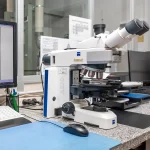Microscopio petrográfico Zeiss Axio Scope A1
